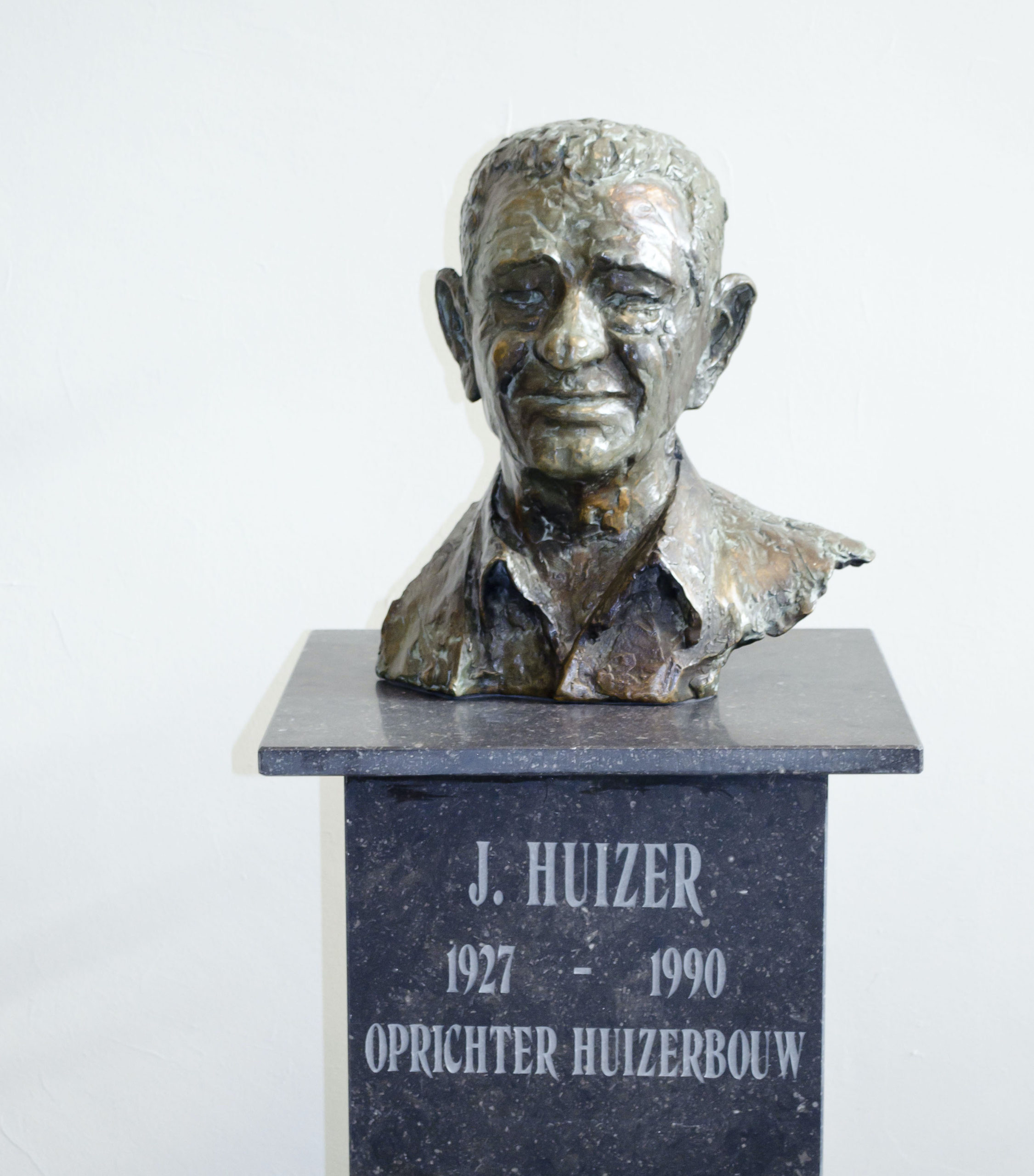 J. Huizer